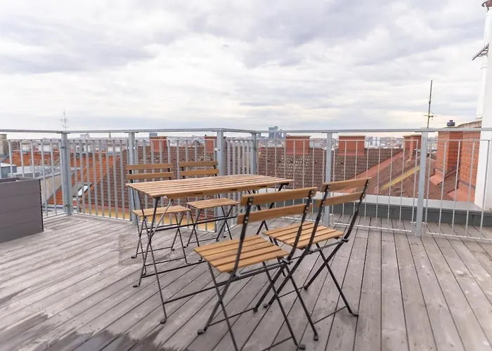 Airconditioned Penthouse Apartment